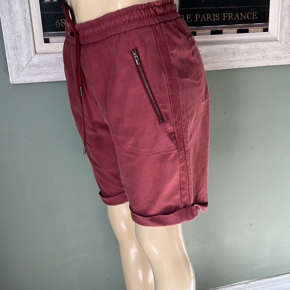 Athleta shorts - Picture 5 of 8